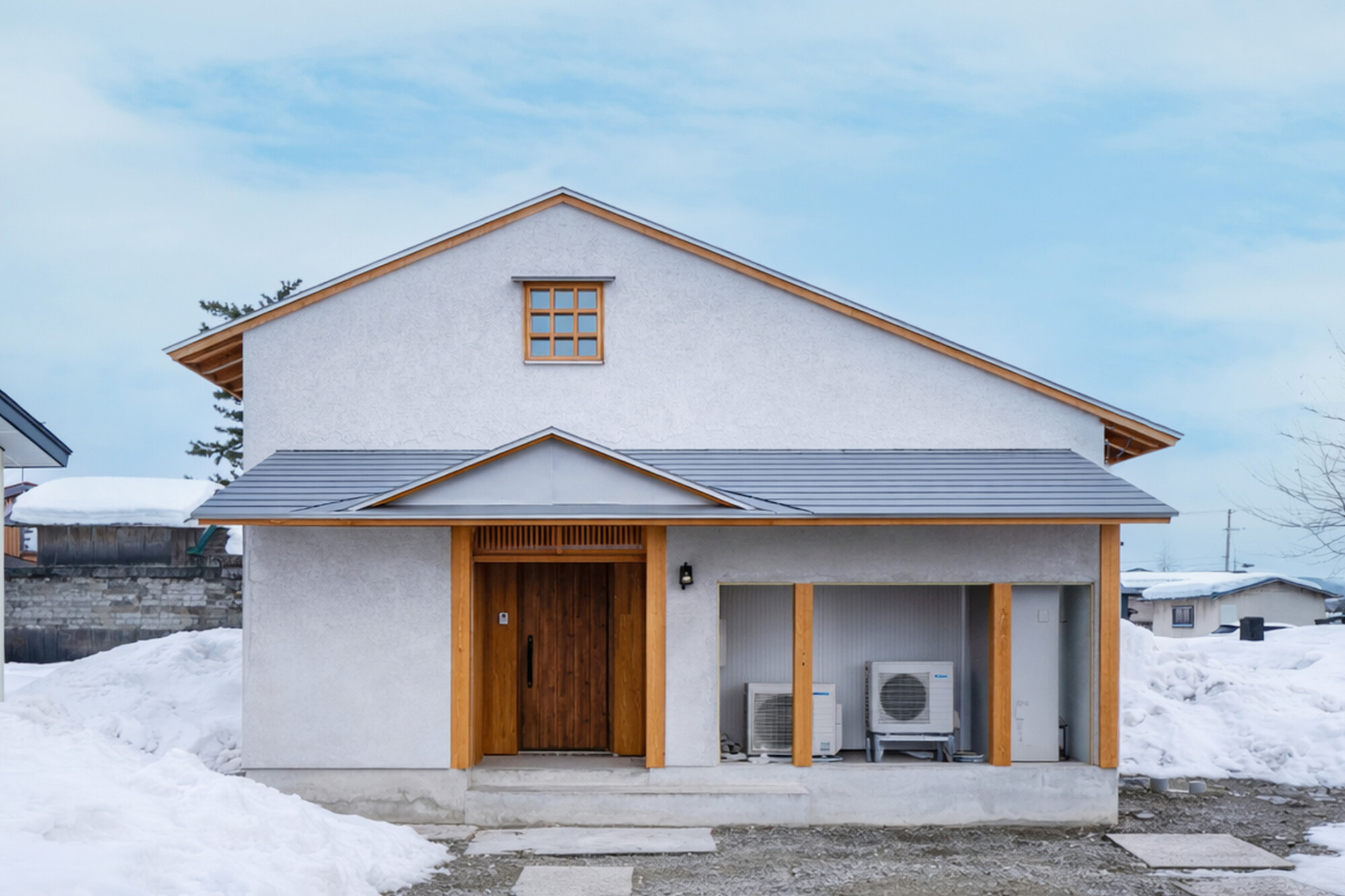 【完成見学会】平屋のように暮らす、秋田杉の二階建て大屋根住宅 新築完成見学会